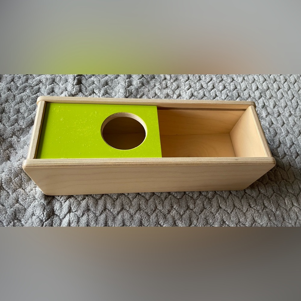 Lovevery Object Permanence Box with Ball